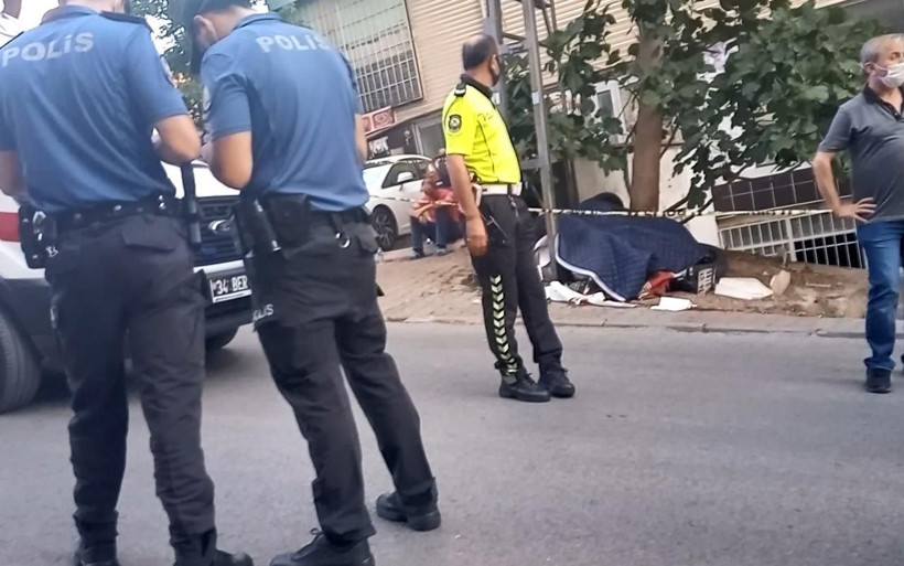 Kartal'da yola atlayan köpek kaza getirdi kasksız sürücü olay yerinde can verdi - Resim: 1