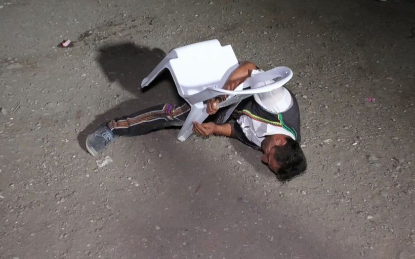 Çorum'da düğüne davulcu damga vurdu eline aldığı sandalyeyle... - Resim: 4