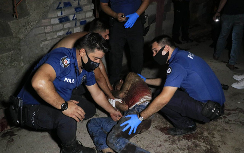 Adana'da kanlar içinde sokak ortasında bulundu - Resim: 3