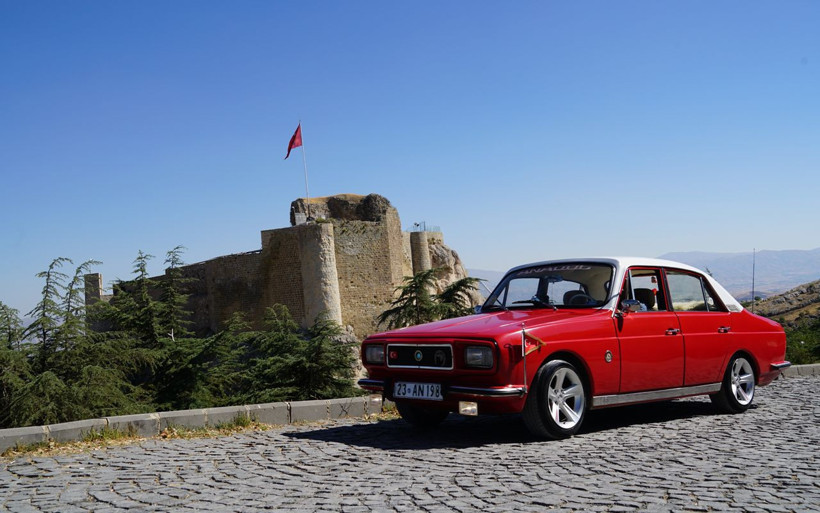 Elazığ'da bin TL’ye hurdadan aldı ortaya muhteşem bir otomobil çıkardı - Resim: 4
