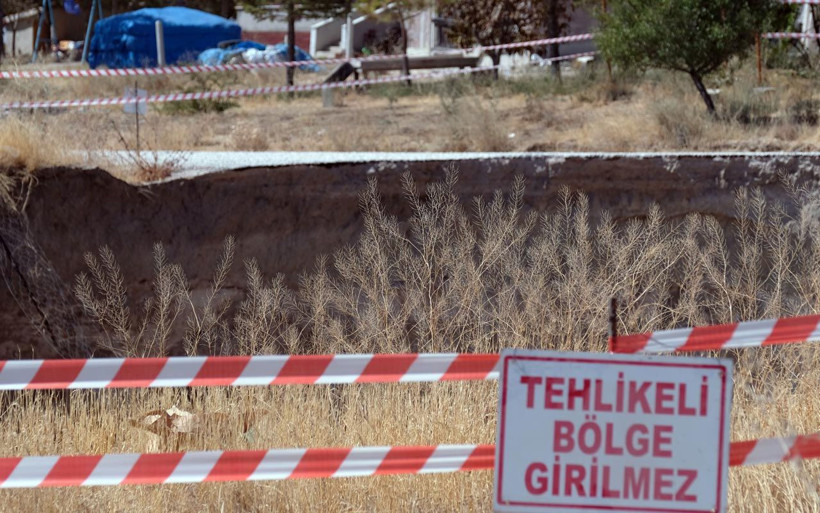 Obruklar evlere yaklaştı mahalleli tedirgin Konya'da böylesi bir ilk - Resim: 4