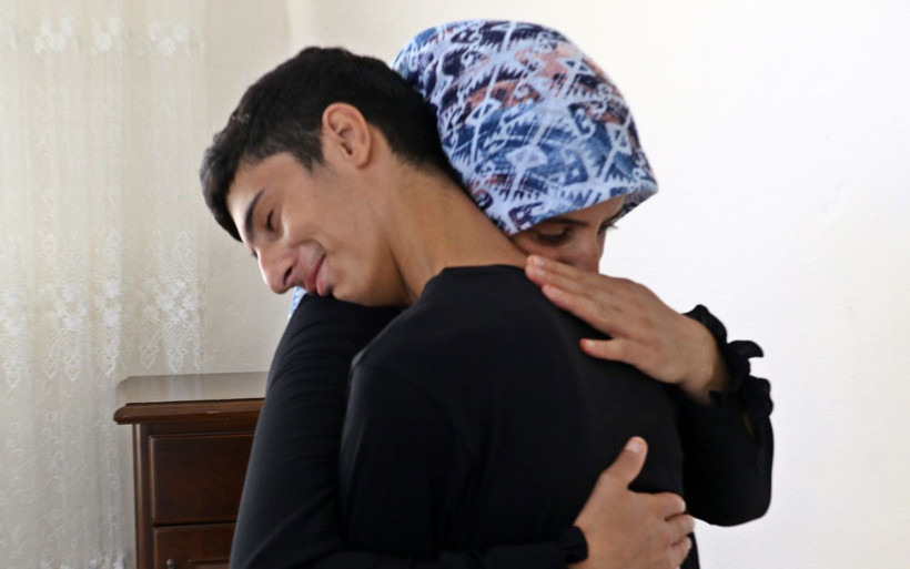 Antalya'da evden yüzlerce kez kaçan çocuğun annesi: Elektronik kelepçe takılsın - Resim: 1