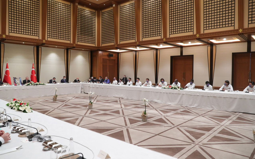 Cumhurbaşkanı Erdoğan Trabzonspor yönetimi ve futbolcularını kabul etti - Resim: 3