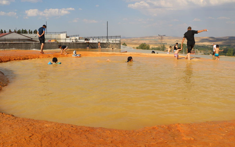 Sivas'ın Pamukkale'si Altınkale kent halkını serinletiyor - Resim: 2