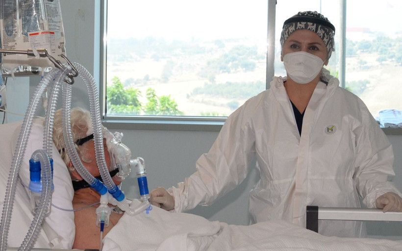 Mersin'de koronavirüsü yenen Nurdan hemşire 'Nefes almak büyük bir nimet' dedi - Resim: 2