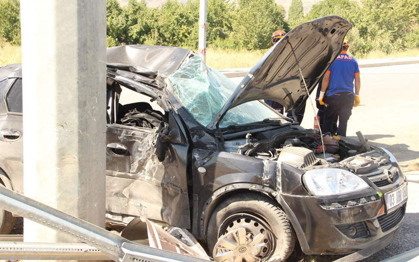 Afyonkarahisar'da eşini trafik kazasında kaybeden koca: Çıkartın, belki ölmemiştir... - Resim: 4