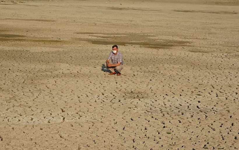 Bursa'da ürküten görüntü! 3 köyün ihtiyacını karşılayan baraj kurudu - Resim: 2