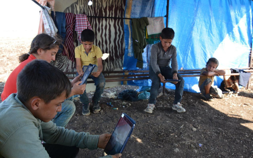 Şanlıurfa'da tarlada online ders EBA Mobil Destek Aracı öğrencilerle buluştu - Resim: 4