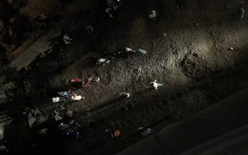 Diyarbakır 'pes' dedirtti: Kına gecesini otomobil farıyla yaptılar - Resim: 1