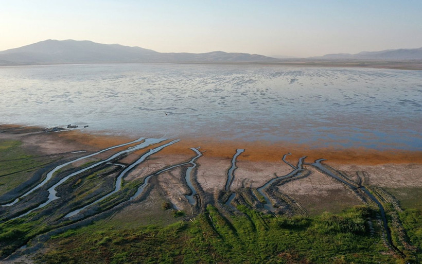 Manisa Marmara Gölü'nde kritik su seviyesi 160 aile bu gölden geçiniyordu - Resim: 4