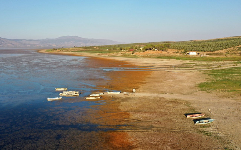 Manisa Marmara Gölü'nde kritik su seviyesi 160 aile bu gölden geçiniyordu - Resim: 3