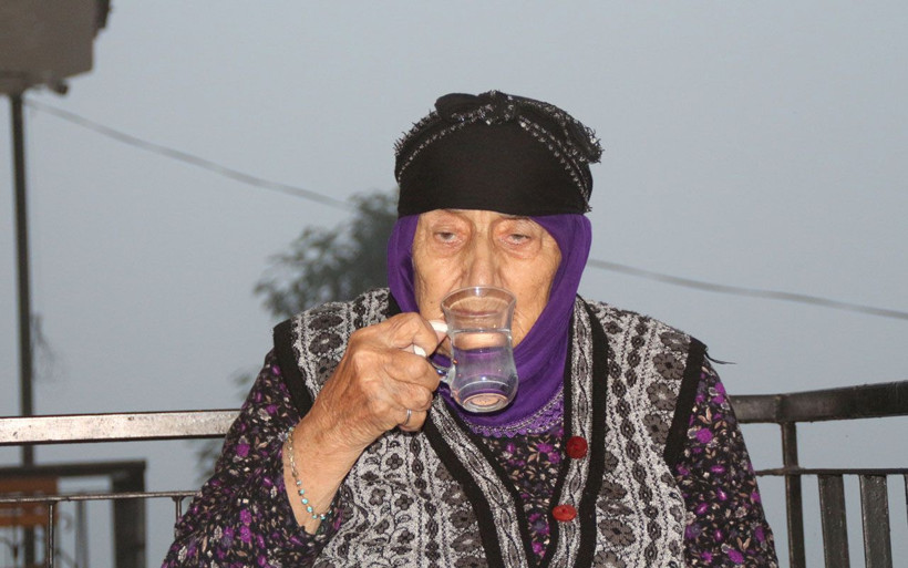 Rizeli 97 yaşındaki Havva nine: Koronavirüs beni yenecekken ben onu yendim - Resim: 1