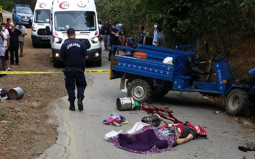 Düzce’de tarım işçilerini taşıyan patpat devrildi son birlikteliği böyle paylaşmış - Resim: 1