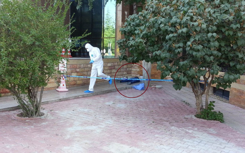 Konya'da öğretim görevlisi çalıştığı kütüphanenin girişinde öldü - Resim: 1