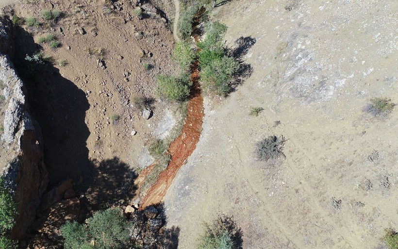Sivas'ta kırmızı akan su dikkat çekti köylülerin inandığı rivayet şaşırttı - Resim: 3