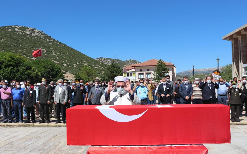 Tunceli şehidi Hüseyin Çatal memleketi Isparta'da son yolculuğuna uğurlandı - Resim: 4