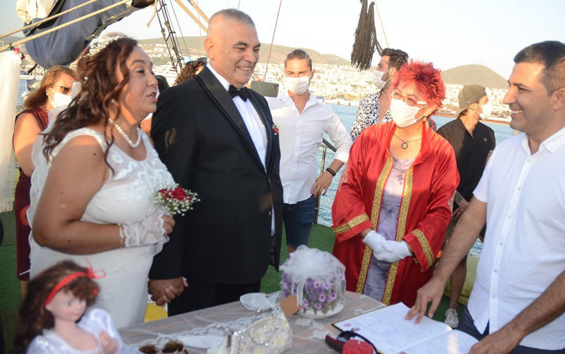 Yaşadıkları aşk 29 yıl ayrı bıraktı Aydın'da çiftin hayalleri gerçek oldu - Resim: 2