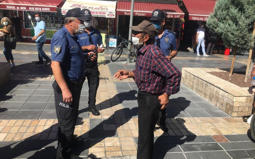 Kayseri'de sigara içmek için maskesini çıkaran vatandaş cezadan kurtulamadı - Resim: 2
