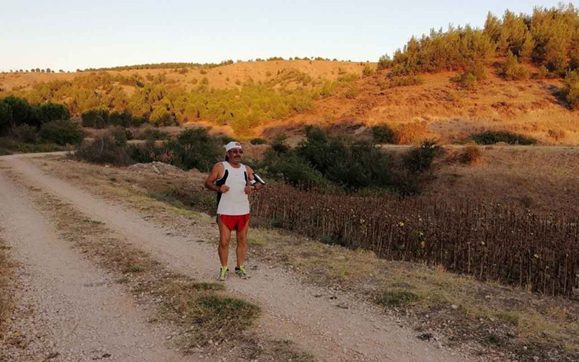 Eşine inat harekete geçti Amasya'da 20 yıldır günde 20 kilometre koşuyor - Resim: 4