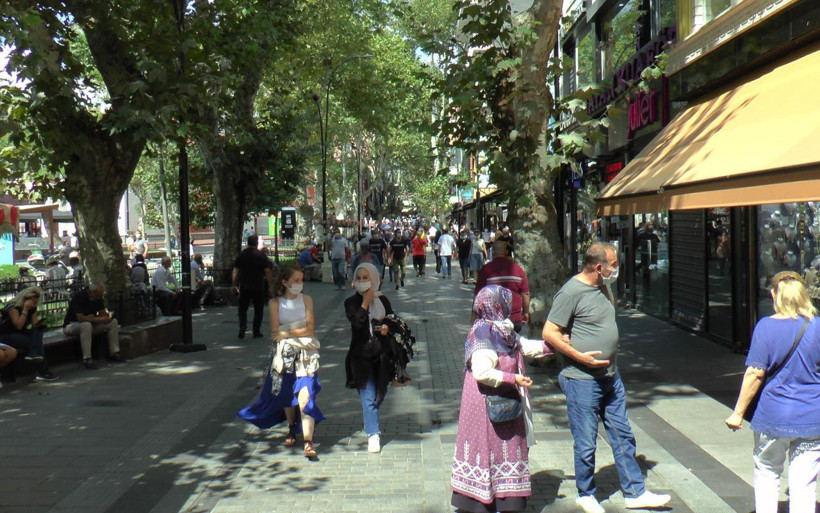 İstanbul'da maske takmayan vatandaştan şaşırtan savunma: Bende kalp var... - Resim: 4