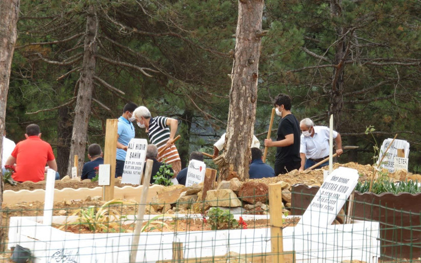 Konya'da tıp öğrencisi Merve Mercan İstanbul'da toprağa verildi - Resim: 3