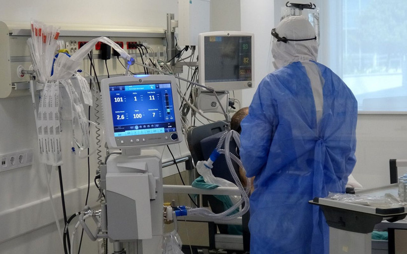 Mersin'de koronavirüsü yenen hemşire: Bir nefese hasret kalarak ağlayan hastalarımız var - Resim: 2