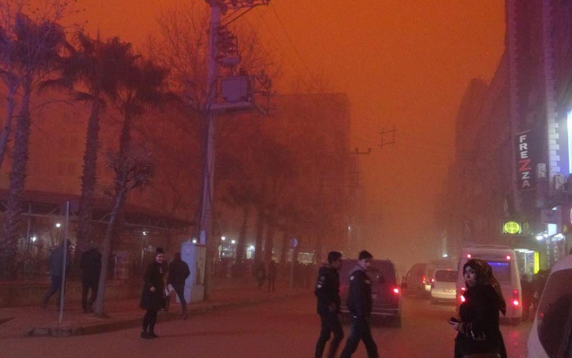 Prof. Dr. Şenyiğit toz fırtınası için 7 ili uyardı! Pencereleri açmayın, balkona çıkmayın - Resim: 1
