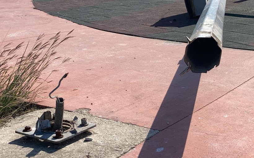 İstanbul Arnavutköy'de üzerine aydınlatma direği düşen çocuk öldü - Resim: 4