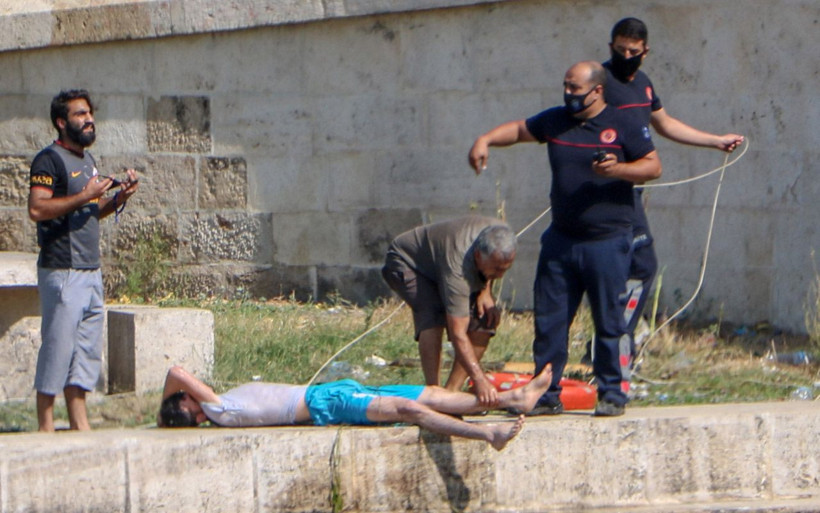 Antalya'da genç adam 900 yıllık köprüde ölümle burun buruna geldi - Resim: 2