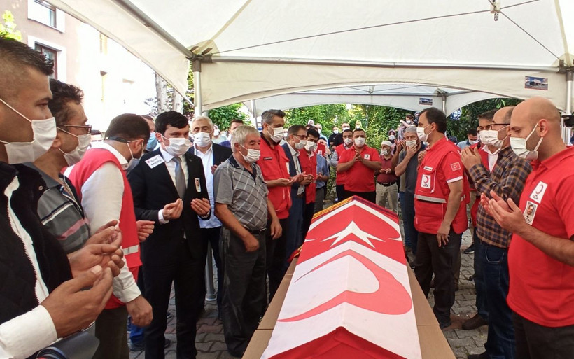 Kızılay şehidi son yolculuğuna uğurlandı annenin ağıtları yürek yaktı - Resim: 1