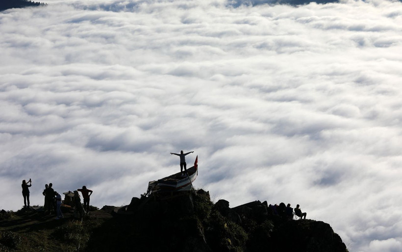 Bulutların üzerinde 'Titanic pozu' Rize'de 2 bin 700 metrede eşsiz anlar - Resim: 3