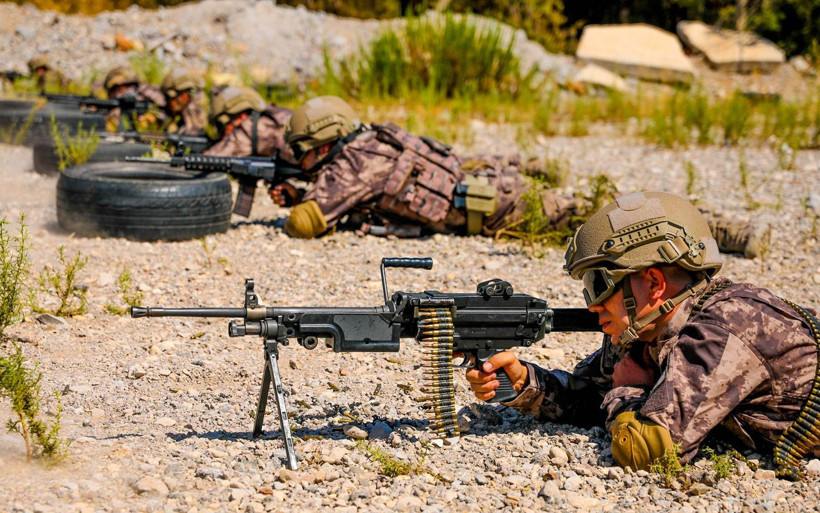 35 derece sıcakta zorlu eğitim Antalya'da Özel Harekat Polisleri nefes kesti - Resim: 4