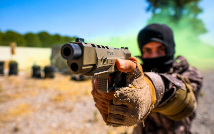 35 derece sıcakta zorlu eğitim Antalya'da Özel Harekat Polisleri nefes kesti - Resim: 1