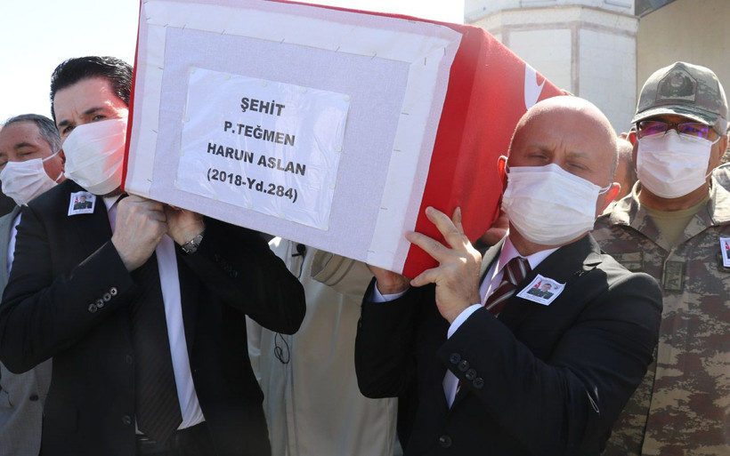 Türkiye şehitlerine ağlıyor Kuzey Irak şehitleri son yolculuğuna uğurlandı - Resim: 1