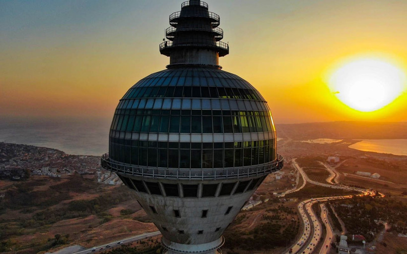 12 yılda yalnızlığın kulesi oldu Avrupa'da dördüncü sırada İstanbul'da akıbetini bekliyor - Resim: 1