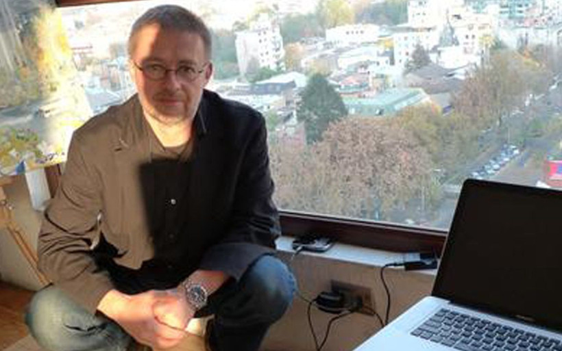 İstanbul'da ABD'li gazeteci eşinin yanında lüks minibüsün içinde öldü kimsenin haberi olmadı - Resim: 2