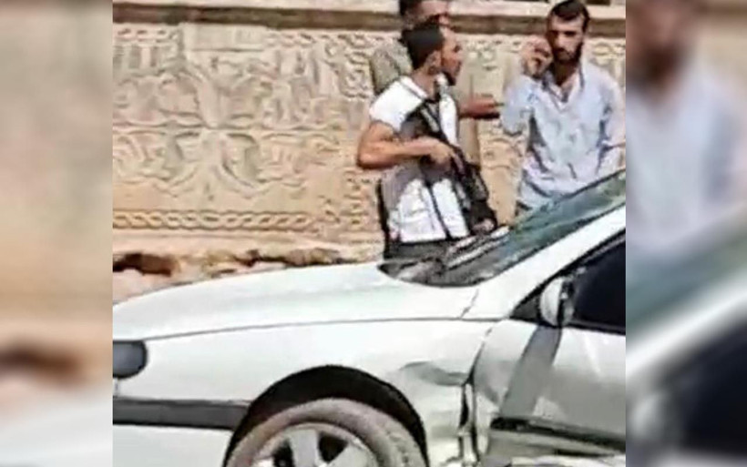 Şanlıurfa’da kız kaçırma gerginliği! Akrabalar peşinden kovalayıp çarparak durdurdu - Resim: 2