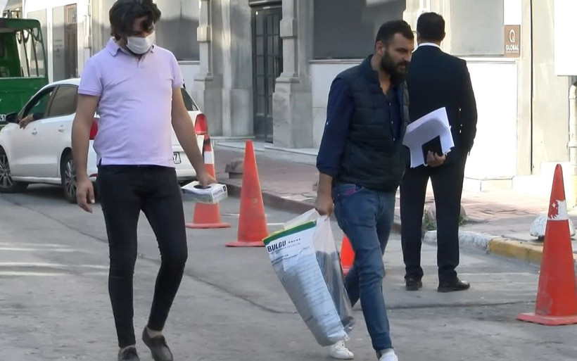 İstanbul'da ABD'li gazeteci eşinin yanında lüks minibüsün içinde öldü kimsenin haberi olmadı - Resim: 3