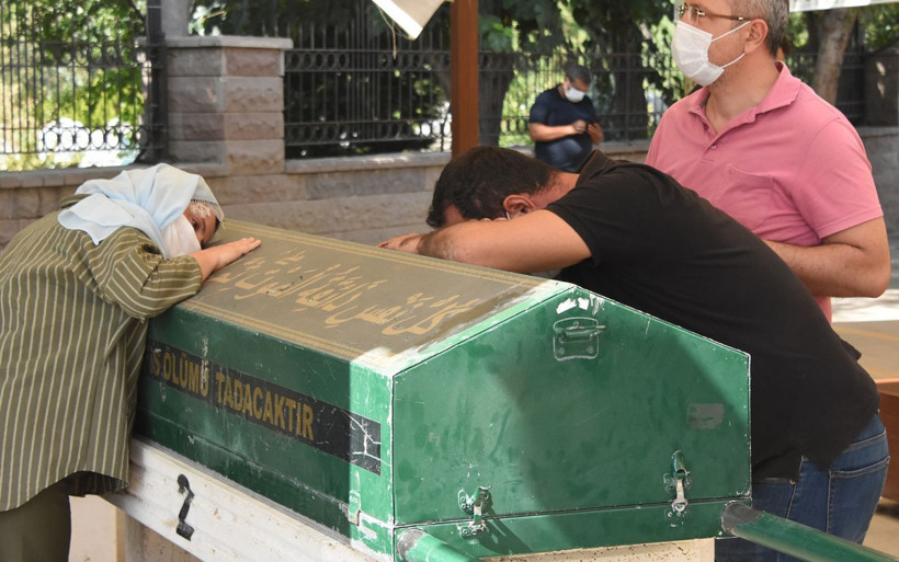 Konya'da öğretmen çiftin 20 aylık kızı Kumsal 7’nci kattaki bakıcı evinden düşüp öldü - Resim: 4