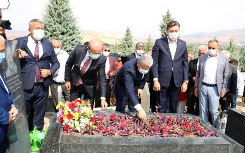 Neşet Ertaş ölümünün 8'inci yılında Kırşehir'deki kabrinde anıldı - Resim: 4