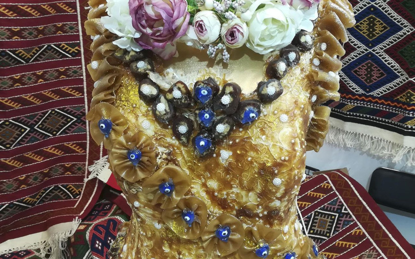 Pestil ve kömeden yapılan gelinlik şaşırttı Ankara'da fuarda gözler ona çevrildi - Resim: 4