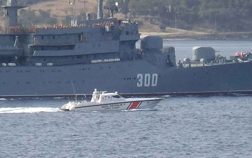 Çanakkale Boğazı'ndan geçen Rus savaş gemisi Türk denizaltısıyla karşılaştı - Resim: 3