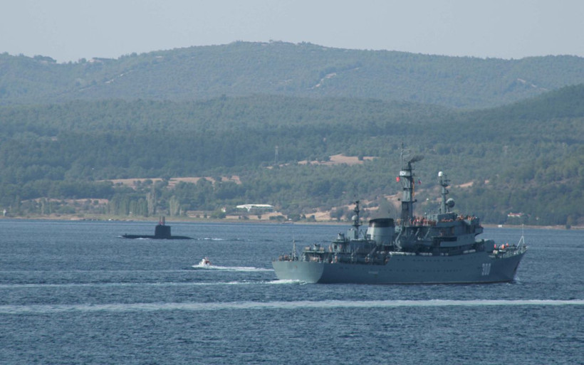 Çanakkale Boğazı'ndan geçen Rus savaş gemisi Türk denizaltısıyla karşılaştı - Resim: 2