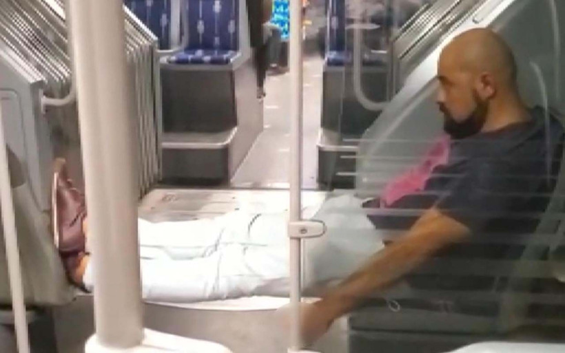 Pes artık! Metrobüste maske takmadı bir de sigara içti - Resim: 2