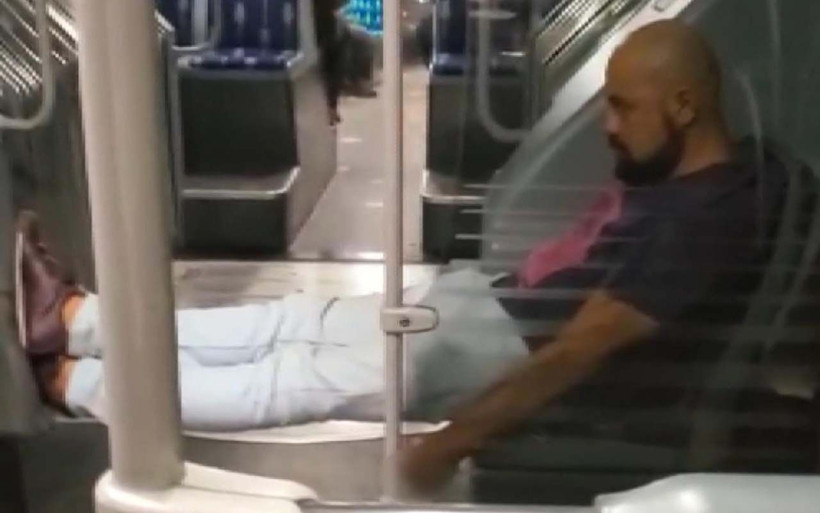 Pes artık! Metrobüste maske takmadı bir de sigara içti - Resim: 4