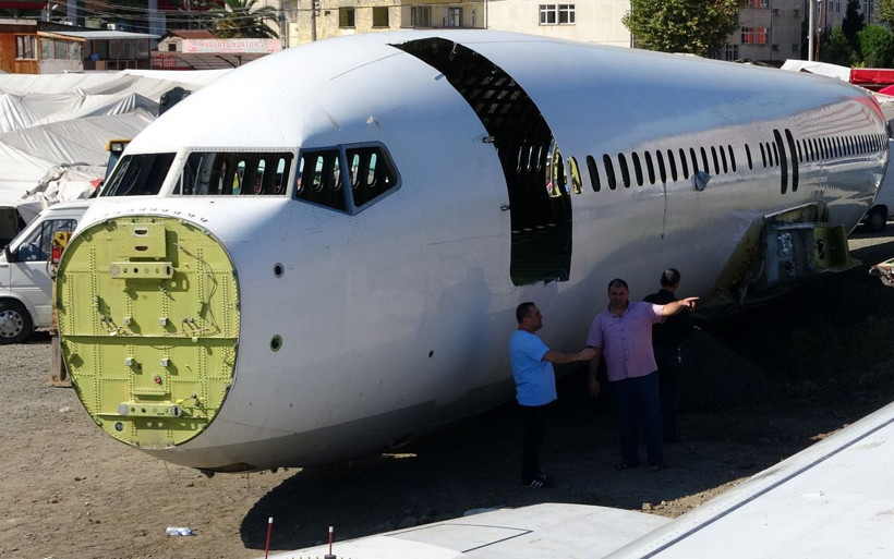 Trabzon'da pistten çıkan uçağın kaderi: Çöplüğün arasında çürümeye başladı - Resim: 4