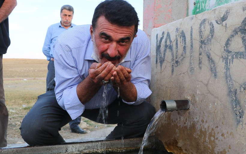 Sivas'ta köylülerin 10 gün inancı 'kokmuş' su ameliyat olacağı iyileştiriyor - Resim: 2