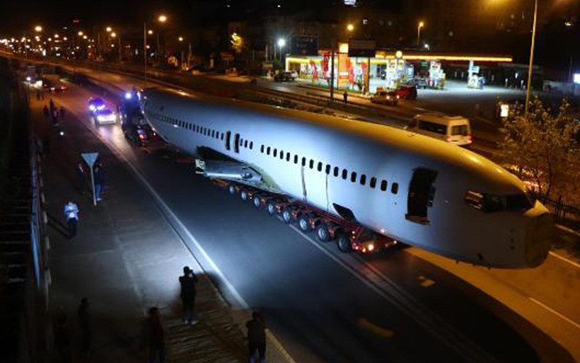 Trabzon'da pistten çıkan uçağın kaderi: Çöplüğün arasında çürümeye başladı - Resim: 2