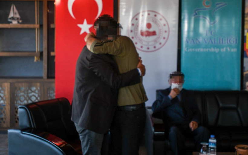 Van'da ikna edilen örgüt mensubu ailesiyle buluştu diğer örgüt üyelerine 'teslim olun' çağrısı - Resim: 4