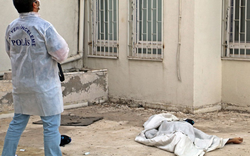 Antalya'da herkes anten tamir ediyor sandı ölüsü bulundu 'gelmezsen atlıyorum' - Resim: 3